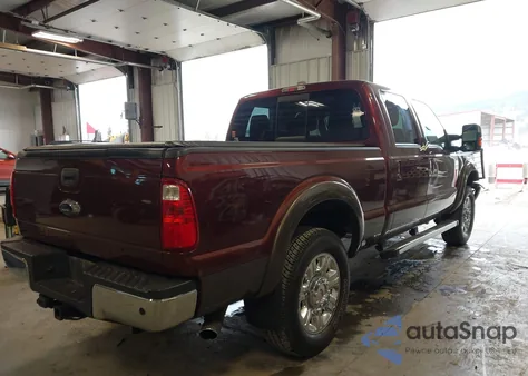 2015 Ford F-250 Lariat z USA, uszkodzony, nr VIN 1FT7W2B64FED29094